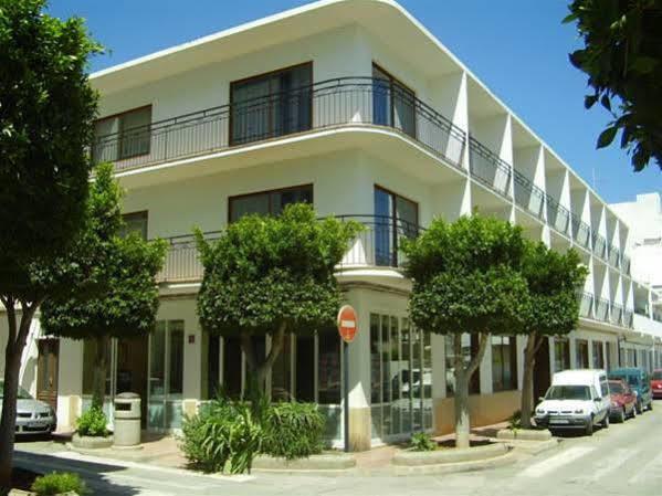 Hostal Residencia Nicolau Sant Antoni de Portmany Dış mekan fotoğraf